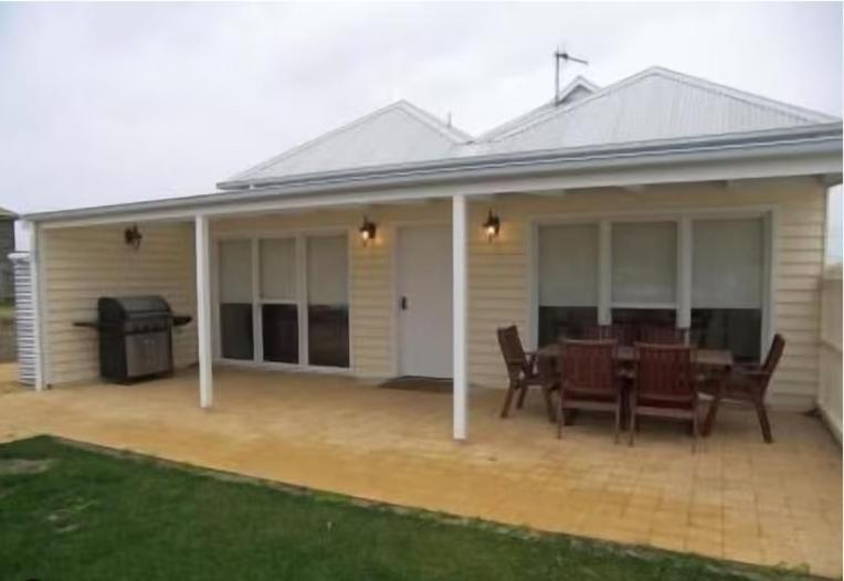 Surfside Holiday Park Warrnambool Buitenkant foto